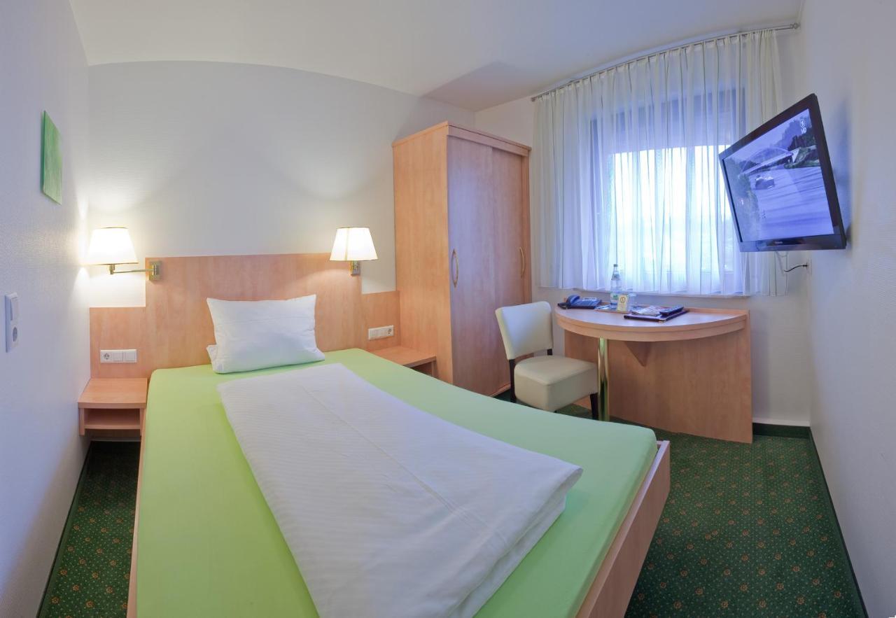 היילברון Hotel Gasthof Zum Roessle מראה חיצוני תמונה