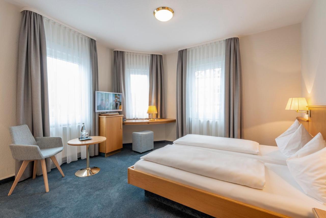 היילברון Hotel Gasthof Zum Roessle מראה חיצוני תמונה