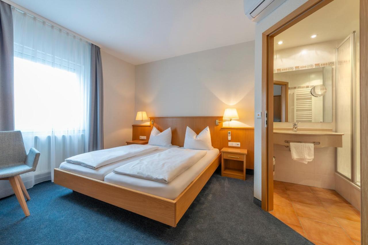 היילברון Hotel Gasthof Zum Roessle מראה חיצוני תמונה