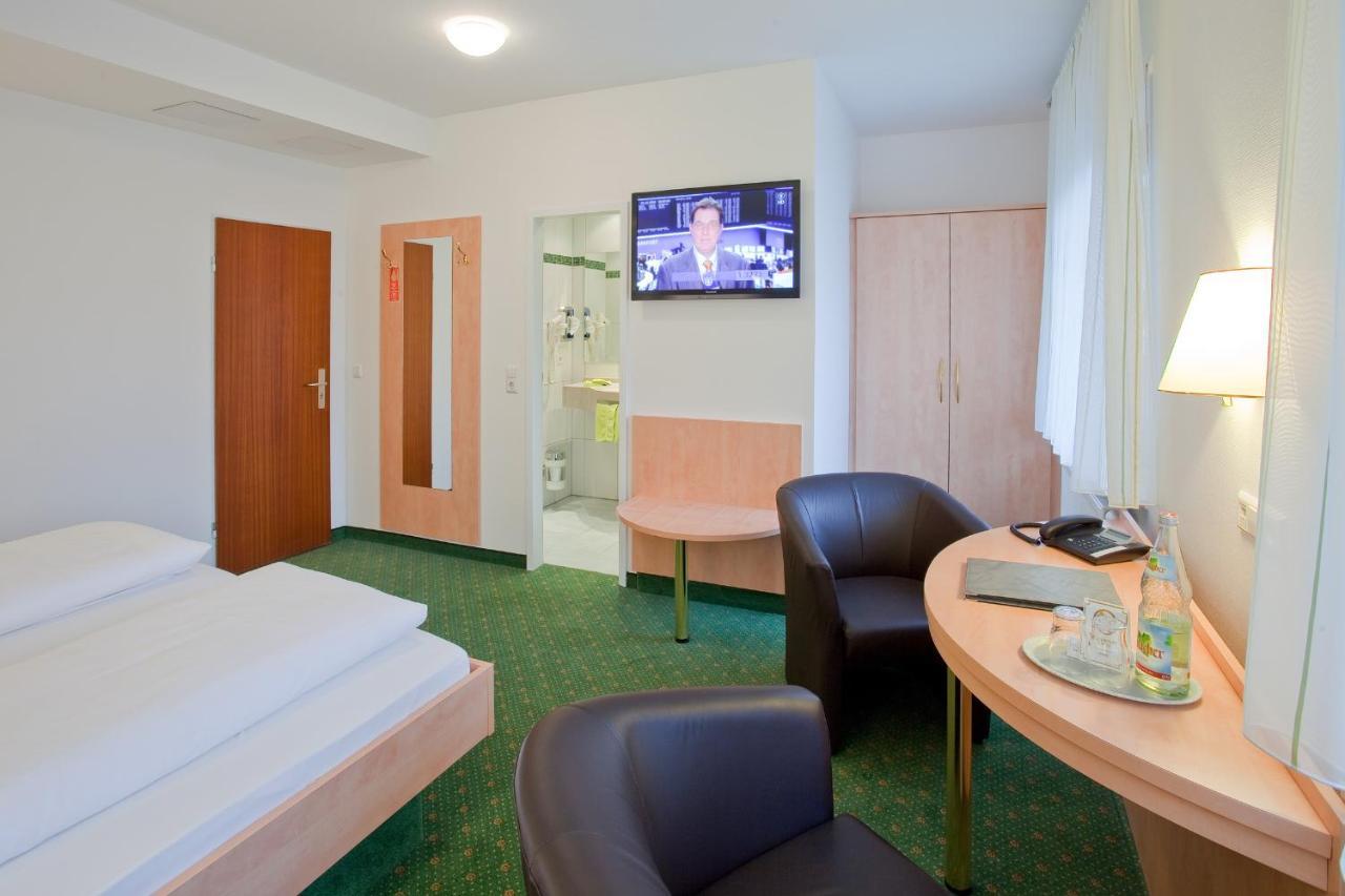 היילברון Hotel Gasthof Zum Roessle מראה חיצוני תמונה