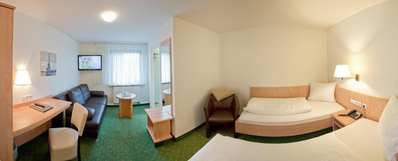 היילברון Hotel Gasthof Zum Roessle מראה חיצוני תמונה